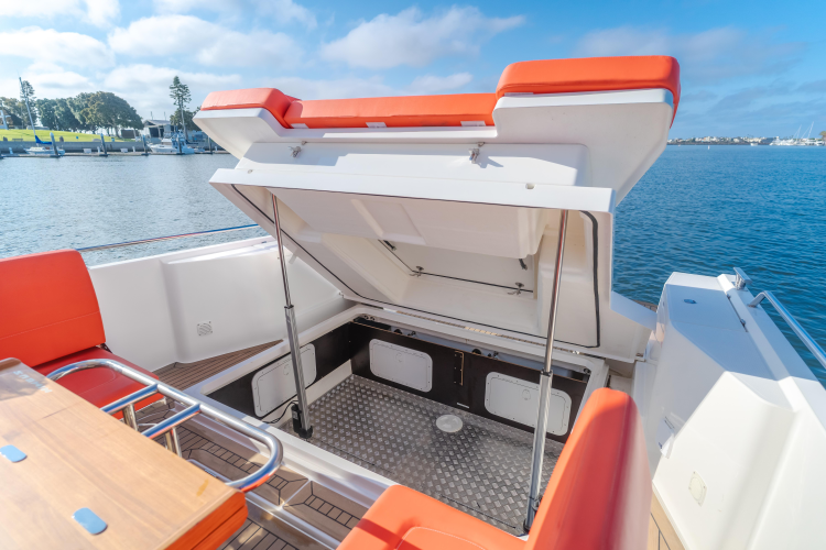 Intrepid Yacht Photos Pics 