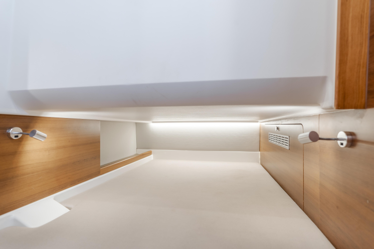 Intrepid Yacht Photos Pics 