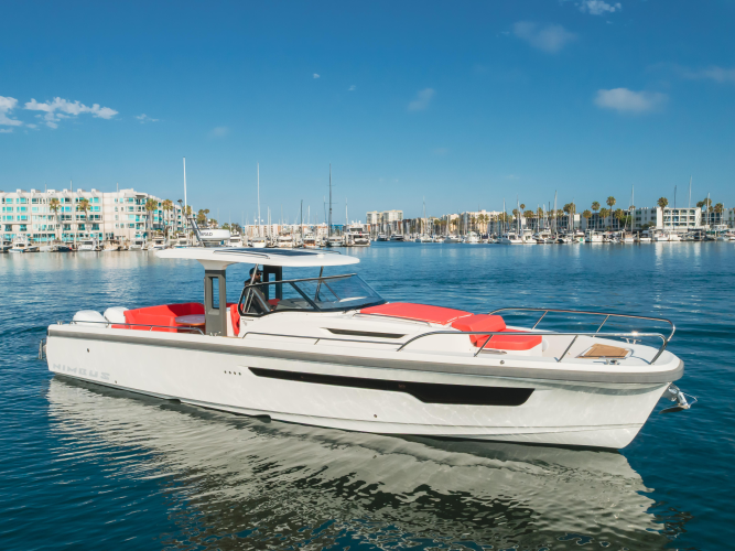 Intrepid Yacht Photos Pics 