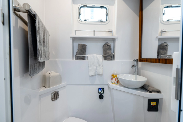 Dealer Demo Yacht Photos Pics 