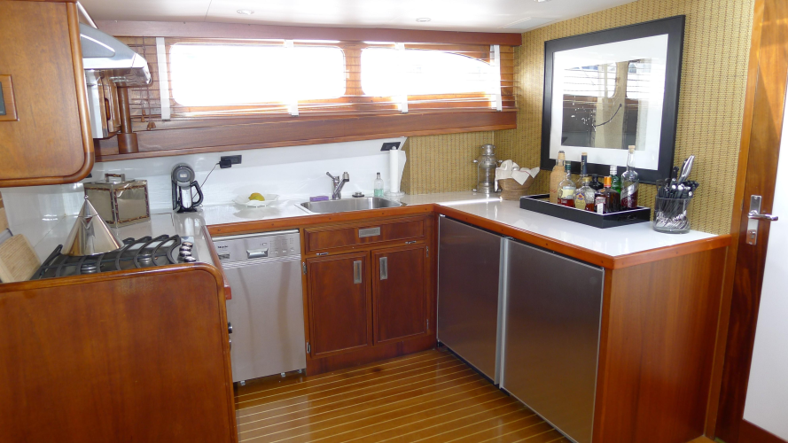 Dakota Yacht Photos Pics 