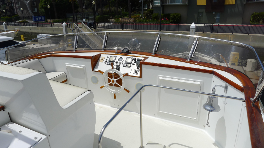 Dakota Yacht Photos Pics 