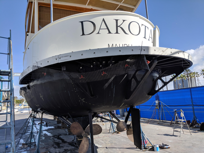 Dakota Yacht Photos Pics 