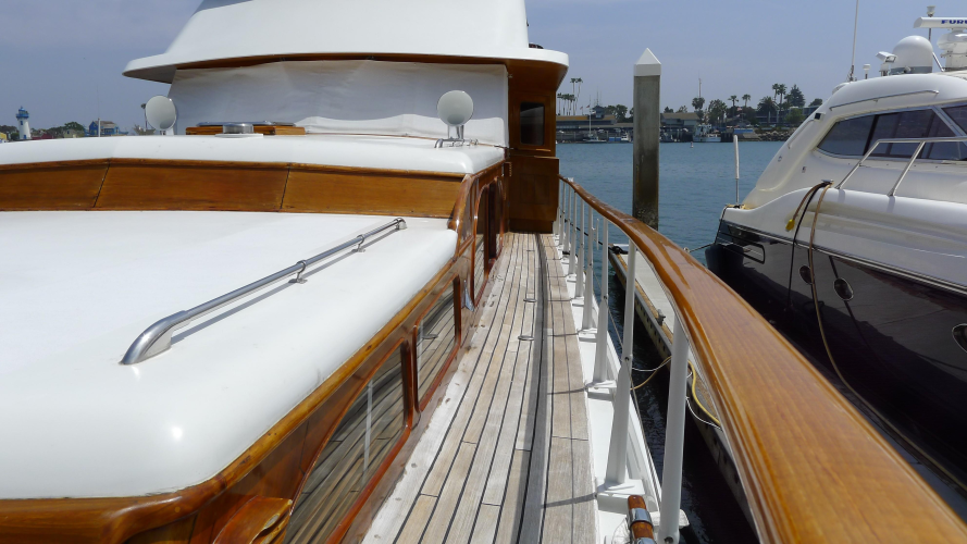 Dakota Yacht Photos Pics 