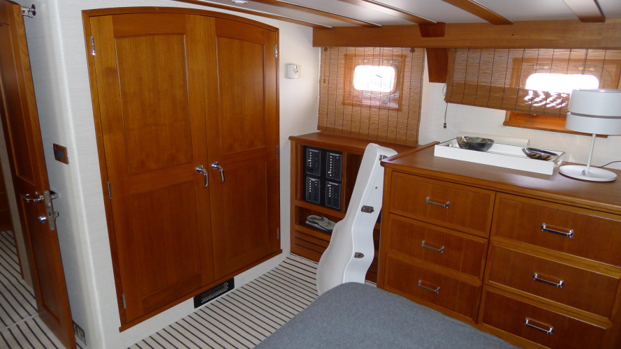 Dakota Yacht Photos Pics 