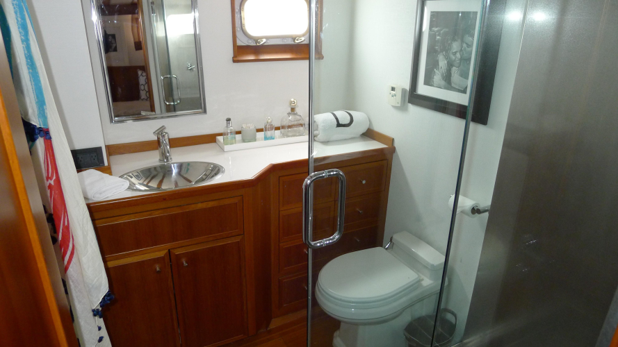 Dakota Yacht Photos Pics 
