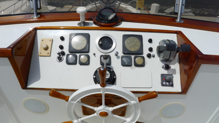 Dakota Yacht Photos Pics 