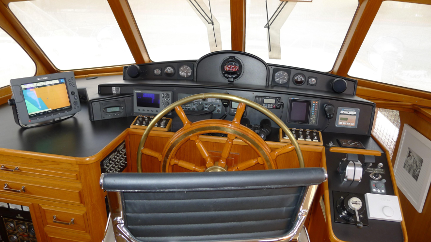 Dakota Yacht Photos Pics 