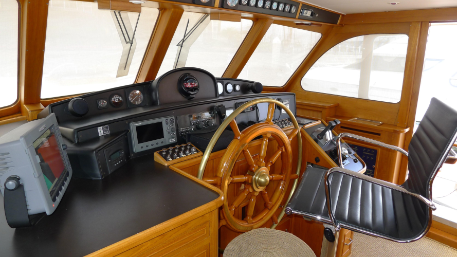 Dakota Yacht Photos Pics 