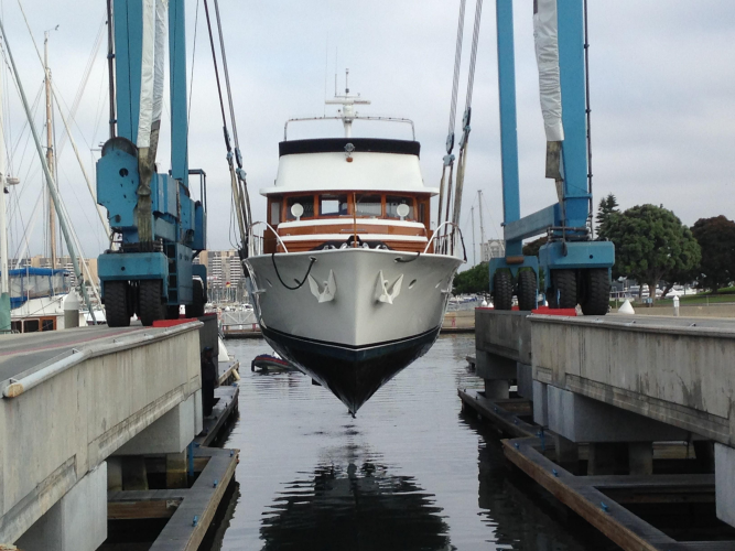 Dakota Yacht Photos Pics 