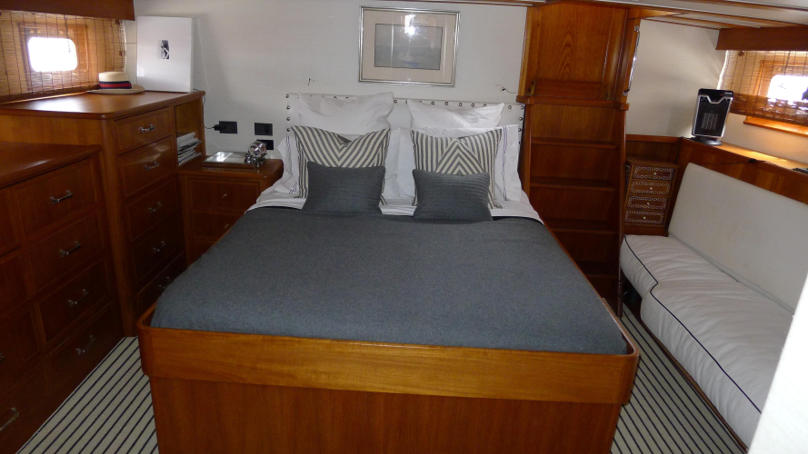 Dakota Yacht Photos Pics 
