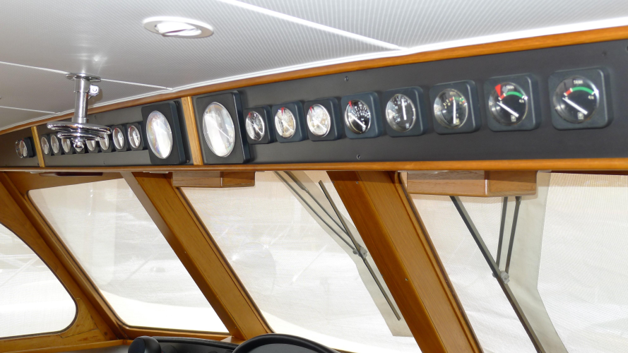 Dakota Yacht Photos Pics 