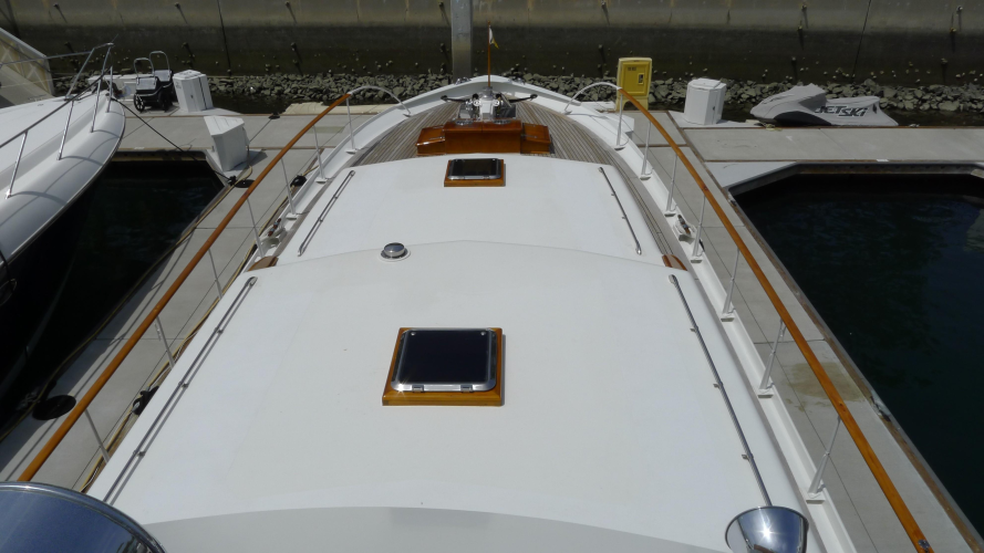 Dakota Yacht Photos Pics 