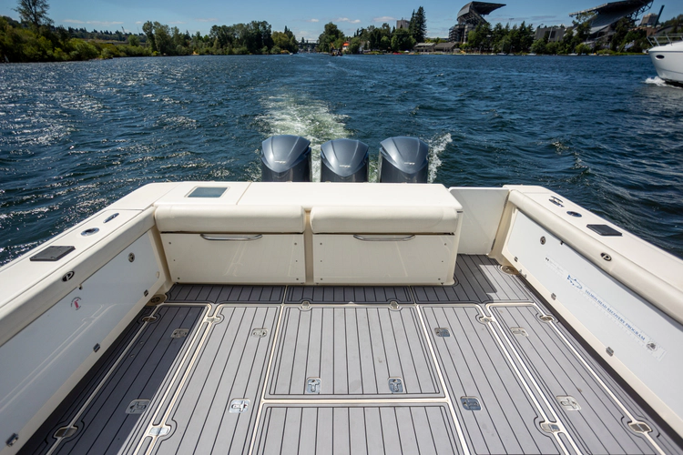 Lazy V Yacht Photos Pics 