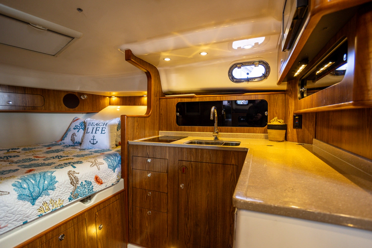 Lazy V Yacht Photos Pics 