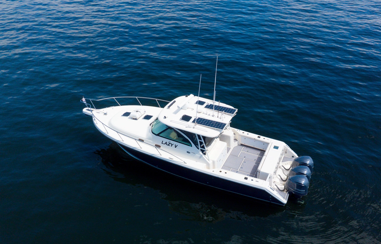 Lazy V Yacht Photos Pics 