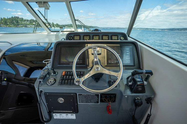 Lazy V Yacht Photos Pics 