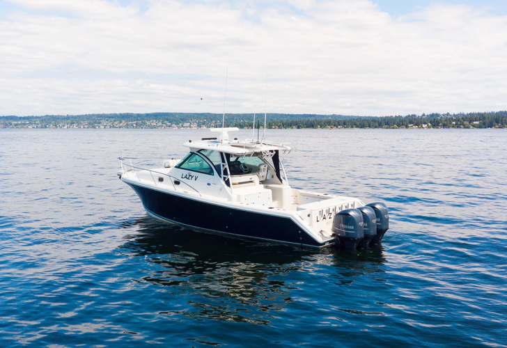 Lazy V Yacht Photos Pics 