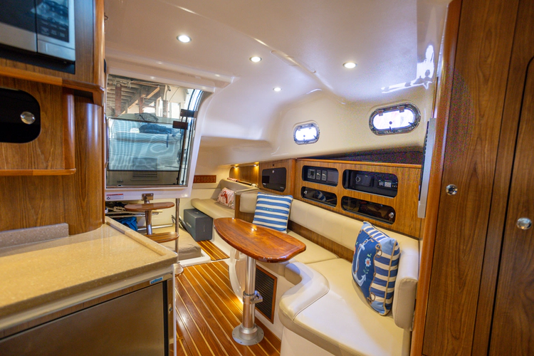 Lazy V Yacht Photos Pics 