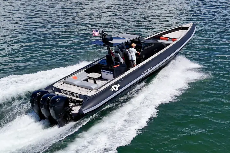 Fightertown Yacht Photos Pics 