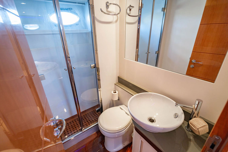 It's All Good 2 Yacht Photos Pics 