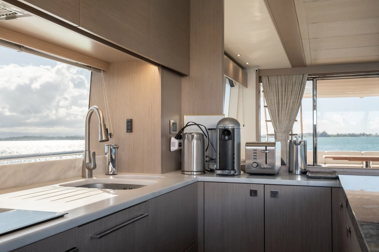 Chinonino Yacht Photos Pics 