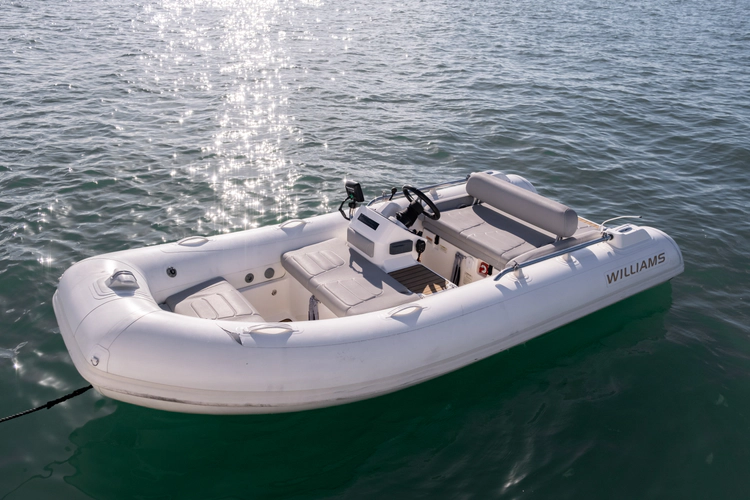 Chinonino Yacht Photos Pics 