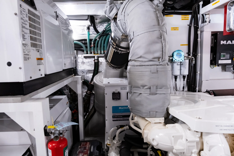 Chinonino Yacht Photos Pics 