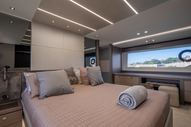 Chinonino Yacht Photos Pics 