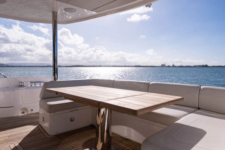 Chinonino Yacht Photos Pics 