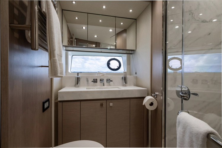 Chinonino Yacht Photos Pics 