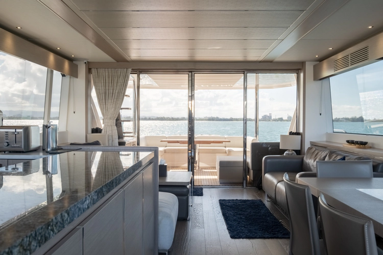 Chinonino Yacht Photos Pics 