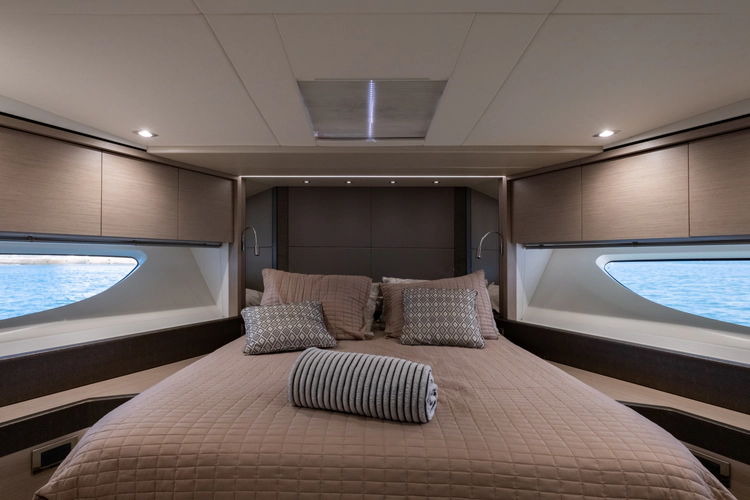 Chinonino Yacht Photos Pics 