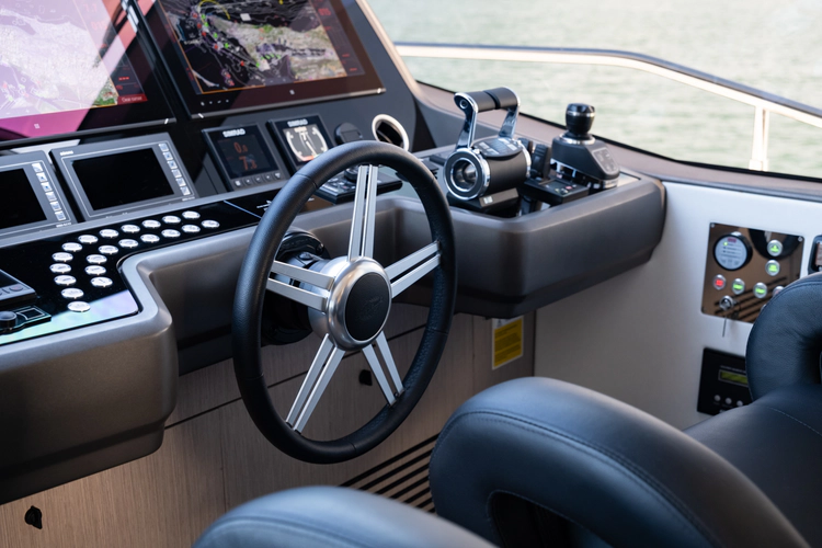 Chinonino Yacht Photos Pics 