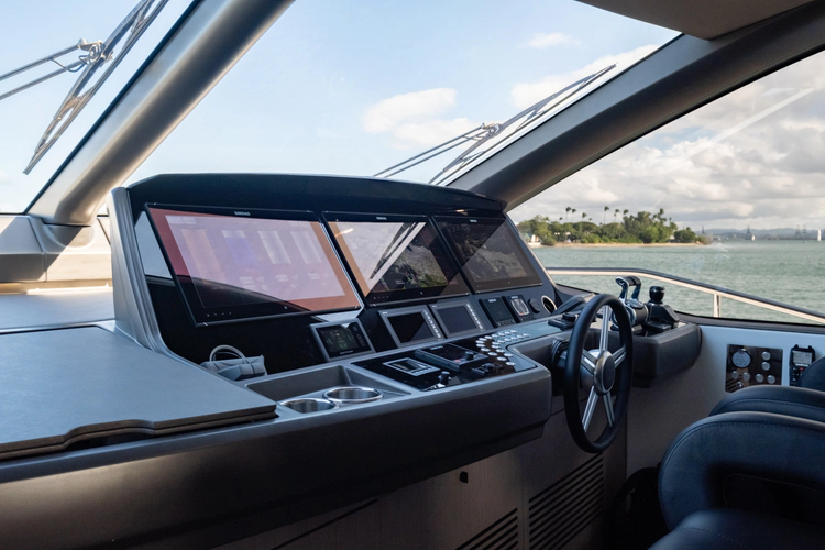 Chinonino Yacht Photos Pics 