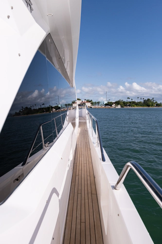 Chinonino Yacht Photos Pics 