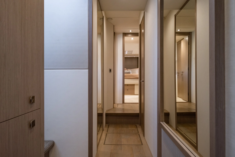 Chinonino Yacht Photos Pics 