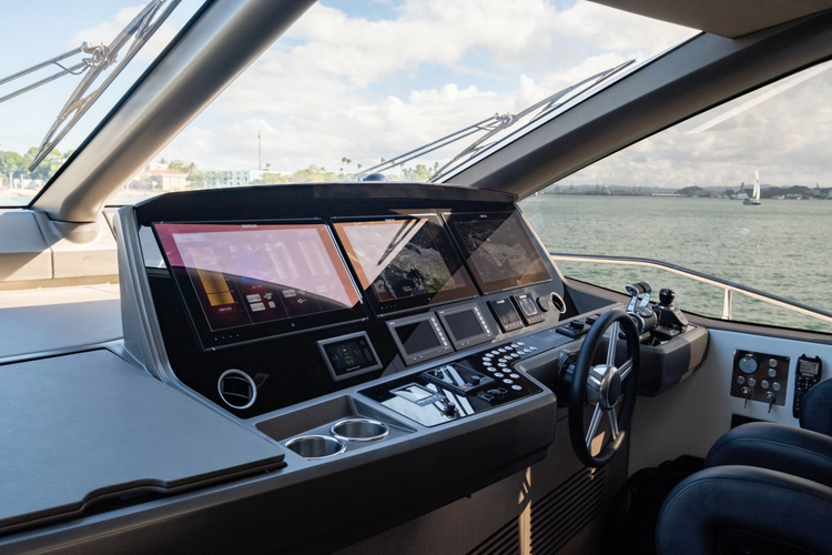 Chinonino Yacht Photos Pics 