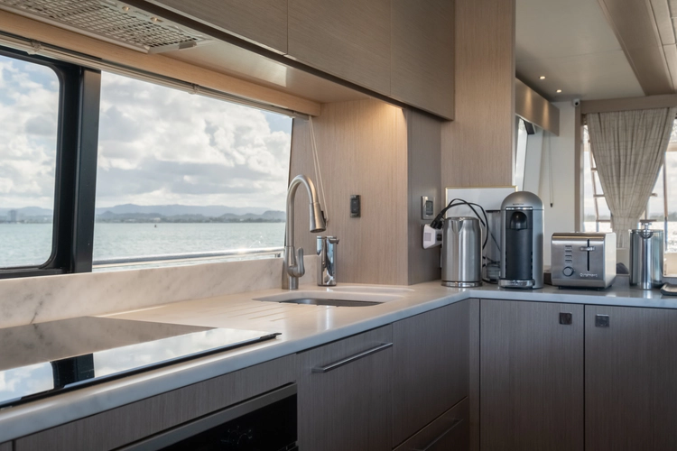 Chinonino Yacht Photos Pics 