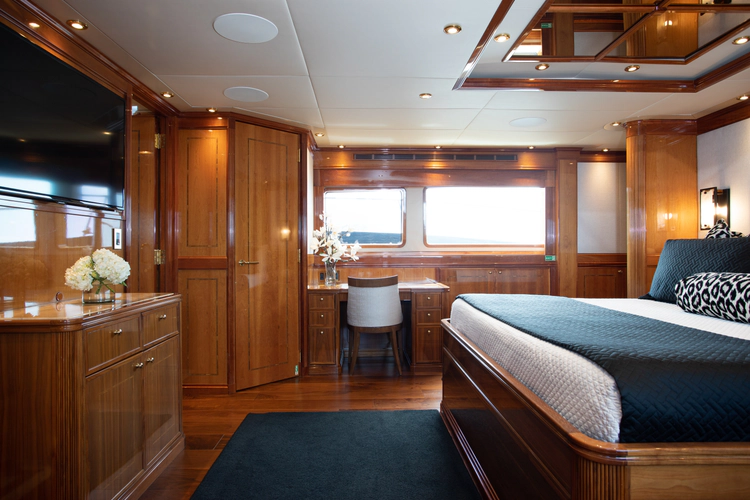 Temptation Yacht Photos Pics 