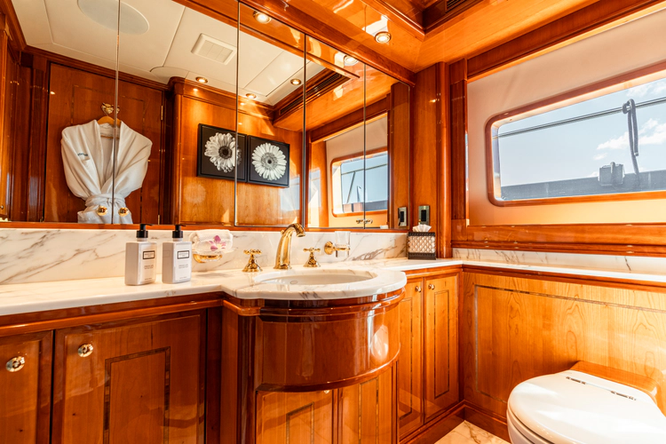 Temptation Yacht Photos Pics 