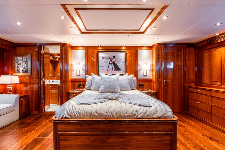 Temptation Yacht Photos Pics 