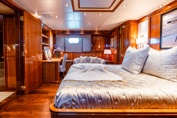 Temptation Yacht Photos Pics 