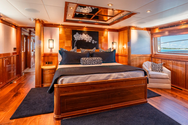 Temptation Yacht Photos Pics 