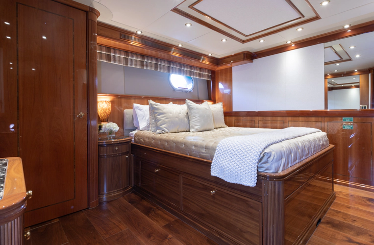 Temptation Yacht Photos Pics 