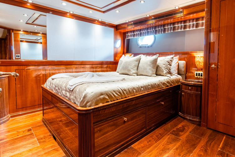 Temptation Yacht Photos Pics 