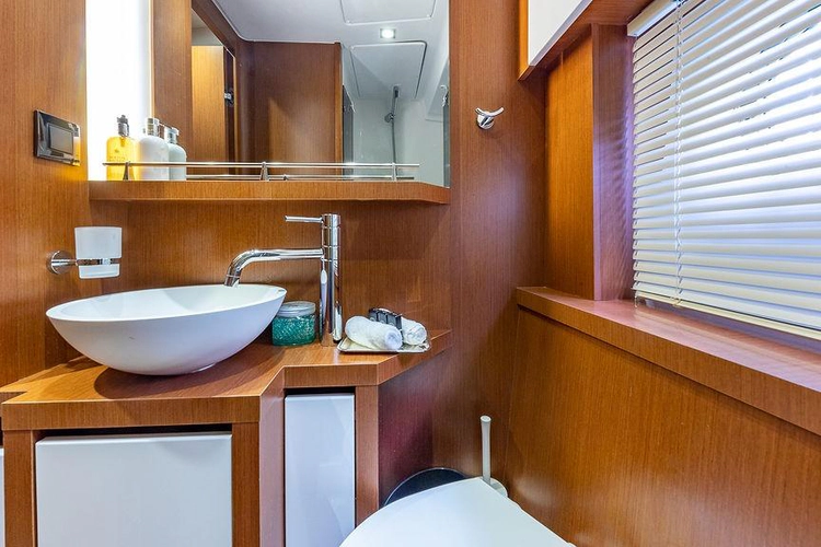 Alegria Yacht Photos Pics 
