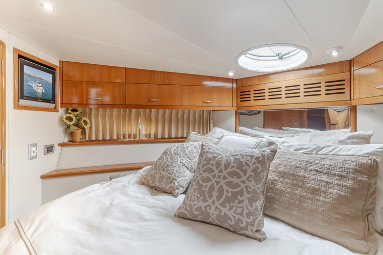 Just Us Yacht Photos Pics 