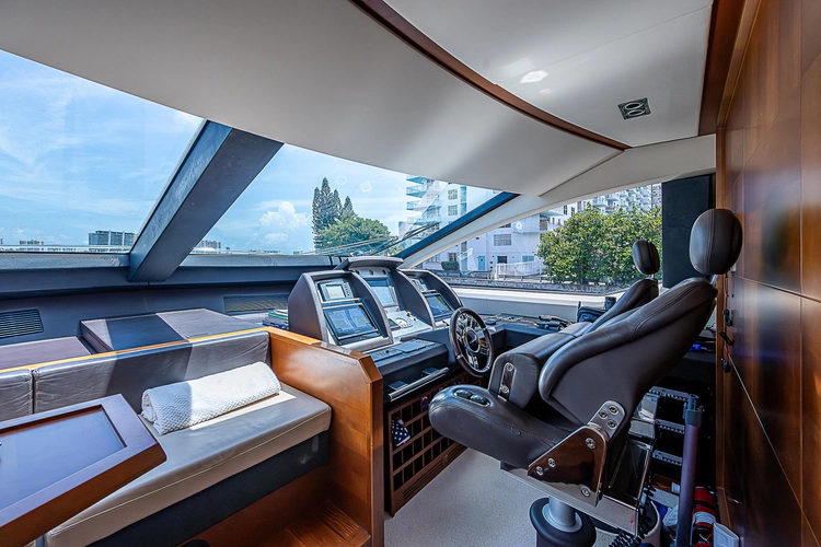 Reset Yacht Photos Pics 