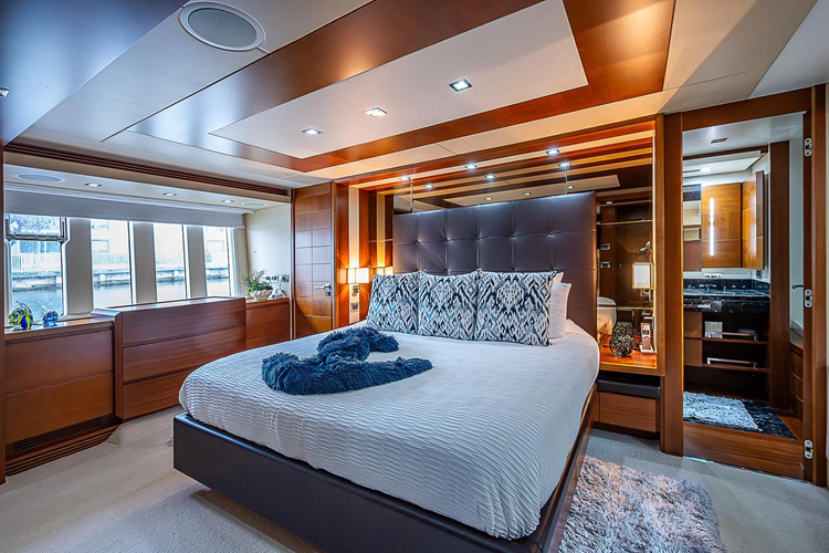 Reset Yacht Photos Pics 